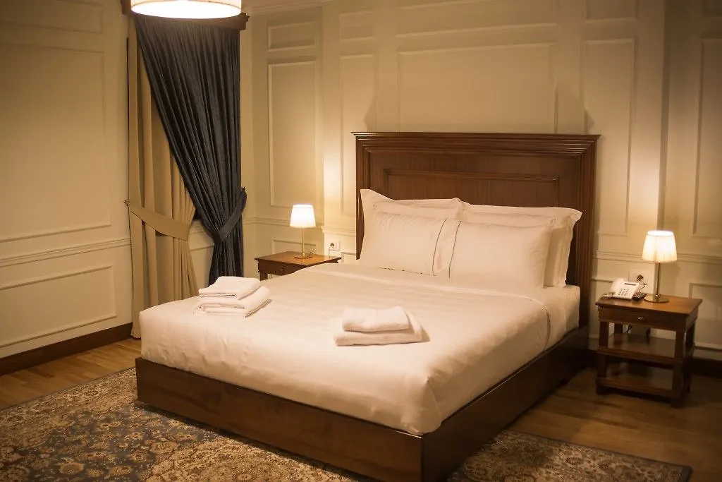 Hotel Opera Tirana 4*,  Albanien